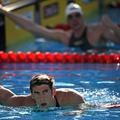 Michael Phelps (spredaj) je moral priznati premoč Paulu Biedermannu (v ozadju).