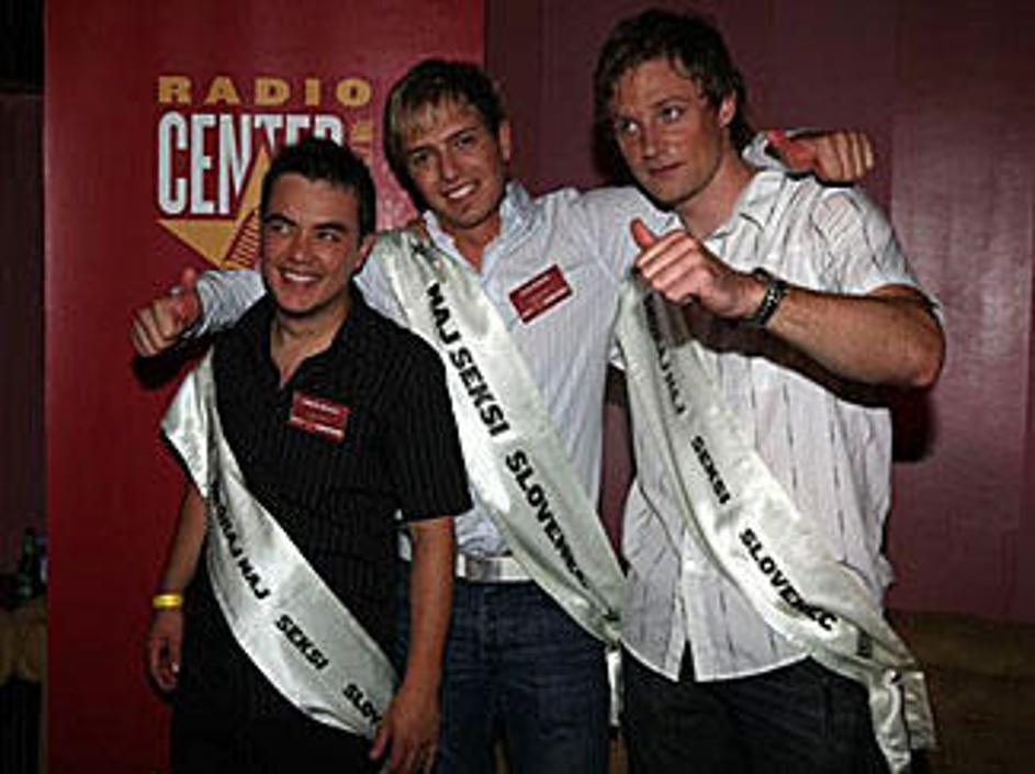 Trije najbolj seksi po izboru poslušalk radia Center uživajo v svojih minutah sl