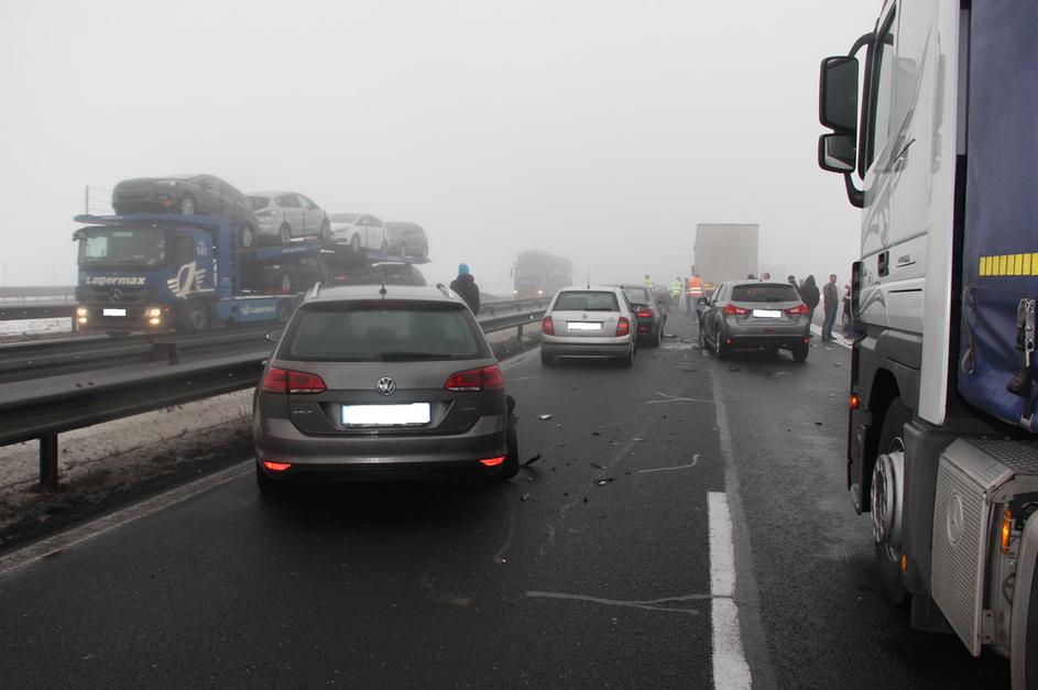 Verižno trčenje na pomurski avtocesti