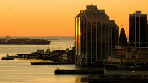 Tako izgleda Halifax ob sončnem vzhodu.