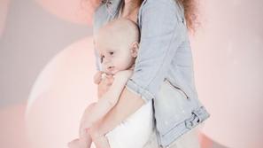 Lea je najbolj ponosna na svojo fotografijo z dojenčkom. (Foto: TV3)