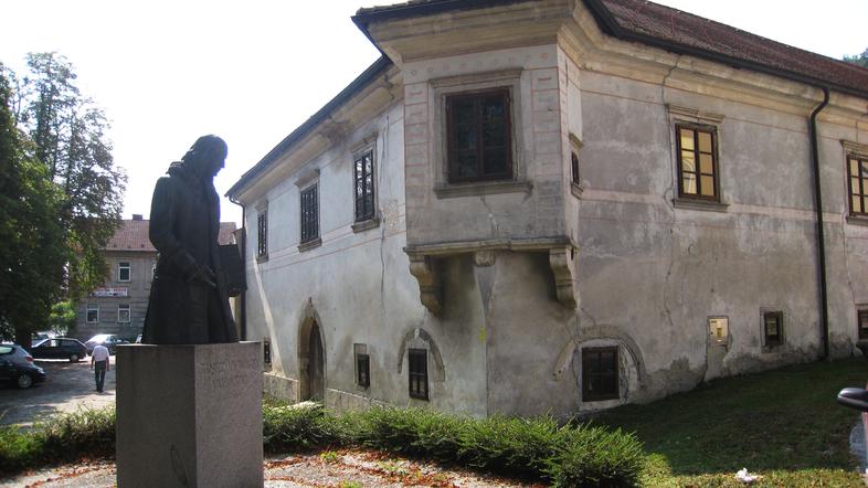 Tudi Valvasorjev kompleks se je obnavljal z evropskimi sredstvi. (Foto: Nada Čer