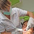Na Hrvaškem za ruvanje zoba pod anestezijo računajo od 27 evrov, proteza pa stan