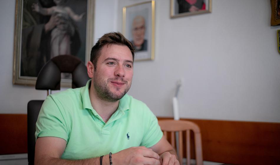 Ne boste verjeli, kaj je župniku Martinu Golobu rekel policist