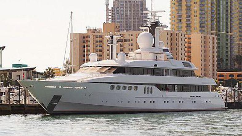 Velikih jaht je vse več, a kdo bo upravljal z njimi?