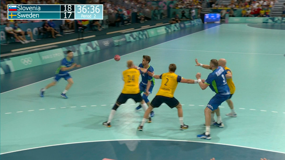 Prekršek nad Deanom Bombač