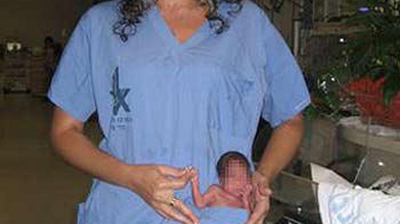 Sporna fotografija je bila posneta za predstavitev, ki bi jo pokazali staršem pr