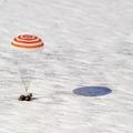 Varen pristanek Sojuza. Astronavti so se z Mednarodne vesoljske postaje na Zemlj