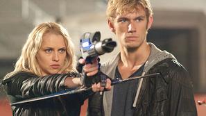 Nepričakovana ljubezen v Johnu vzbudi nenavadne moči, ki mu omogočijo, da se soo