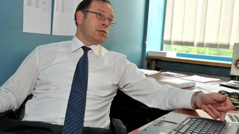 Direktor ljubljanskega evroligaša Igor Dolenc v teh dneh ne počiva.