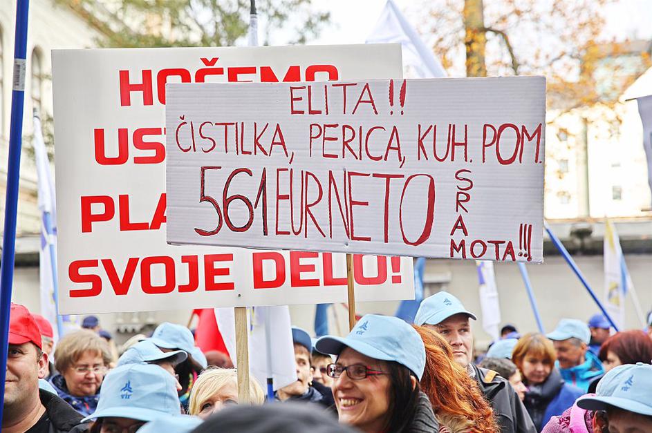 protestni shod plačni razred J