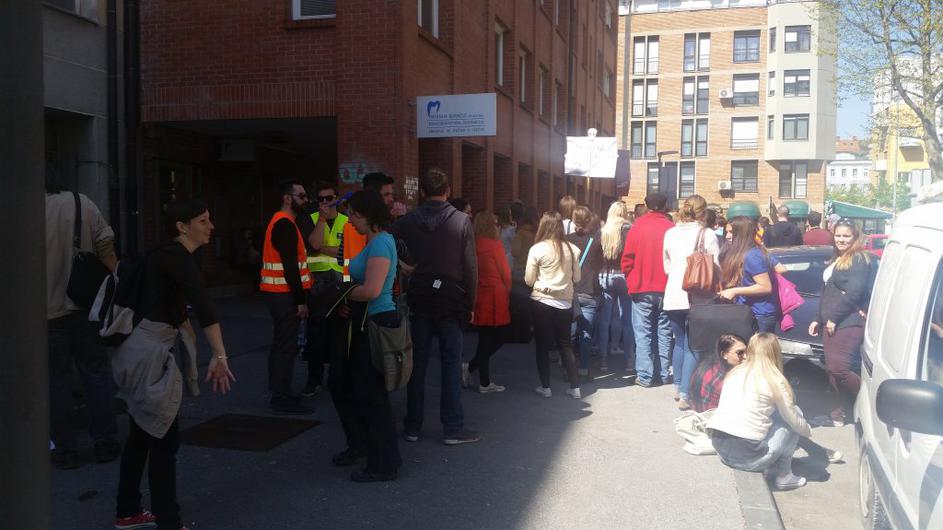 Protest pred ministrstvom za delo