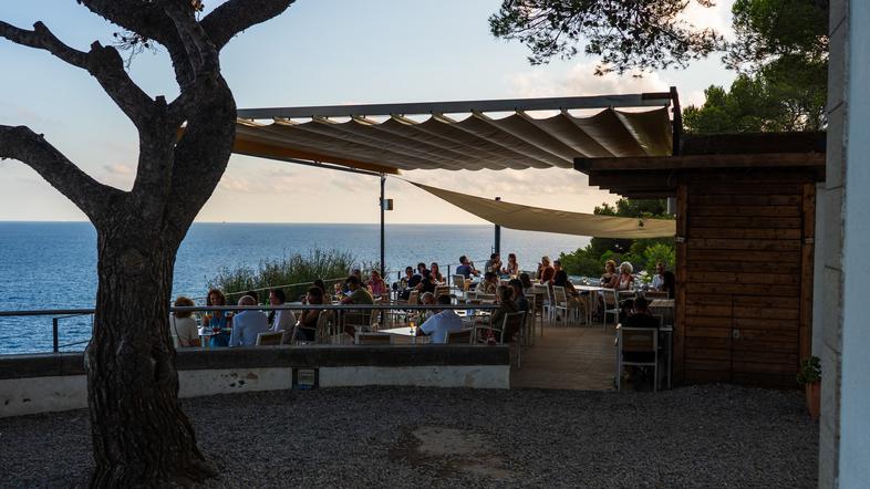 Španija gostinski lokal poletje