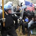 Podiranje šotorov protestnikov v ZDA