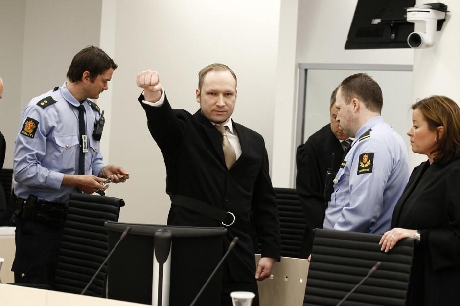 Slovenija 16.04.12, Anders Behring Breivik, nacisticni pozdrav, norveski teroris | Avtor: © Scanpix Scanpix / Reuters