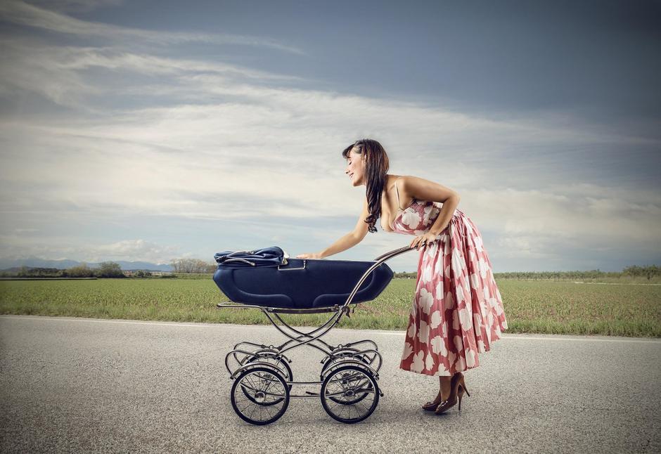 Voziček, dojenček, malček, sprehod, otrok | Avtor: Profimedia