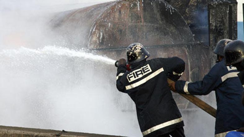 Večina žrtev je zgorela, ker se ni mogla pravočasno rešiti iz gorečih vozil.