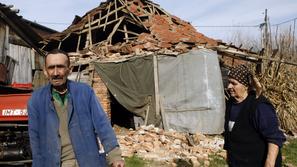 Zaradi potresov bodo morali po zadnjih ocenah porušiti 86 objektov.