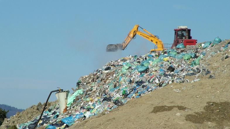 Kdaj natančno bo deponija nad Staro vasjo zaprta, na Arsu še niso mogli napoveda