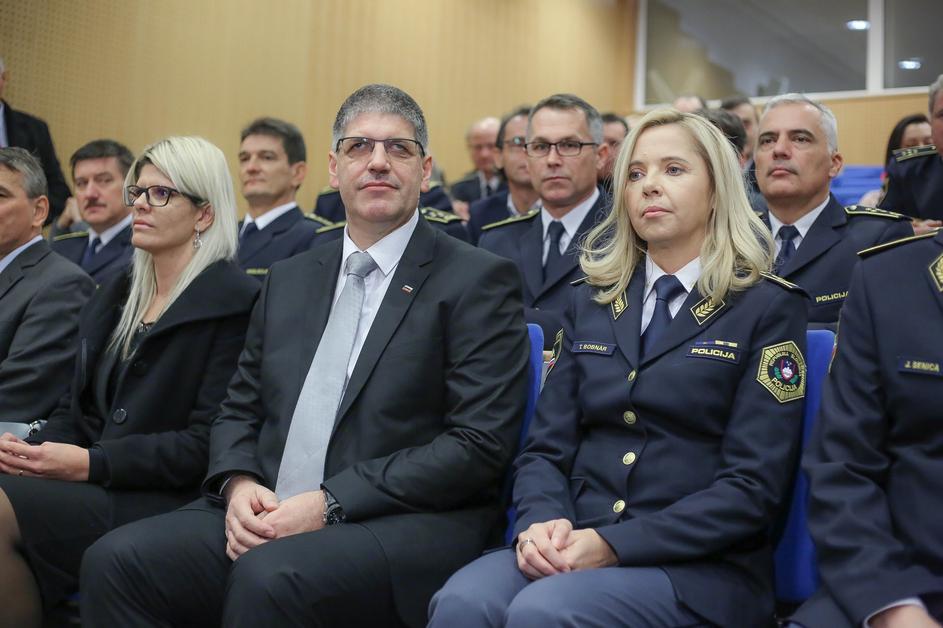 Minister za notranje zadeve Boštjan Poklukar in generalna direktorica policije Tatjana Bobnar