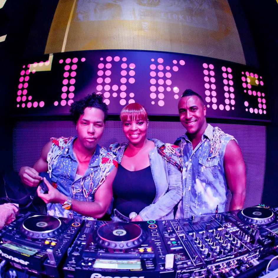 Shermanology razplesal Cirkus