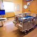 pediatrični oddelek bolniška postelja otroška soba