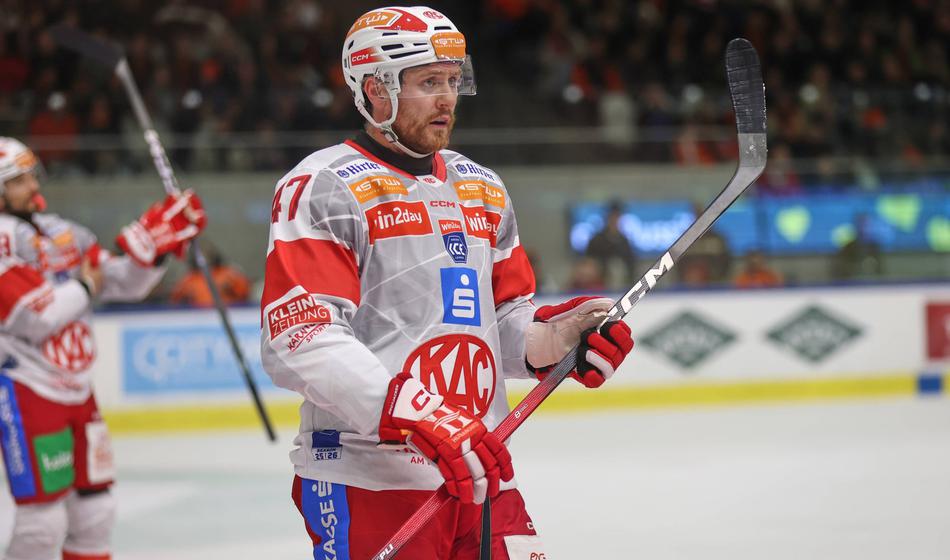 Srhljivka v Celovcu, domačega hokejista več minut oživljali