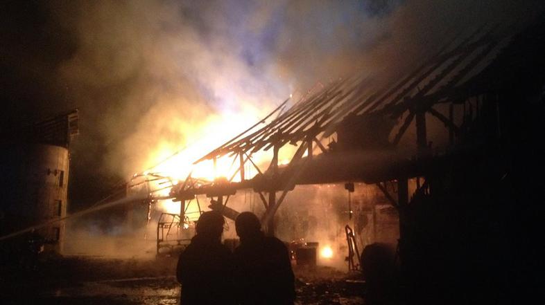 Požar gospodarskega poslopja v Radvencih