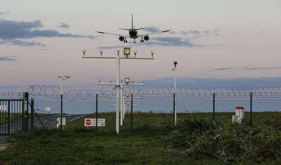 Kaos na letališču: Zopet preplah zaradi drona