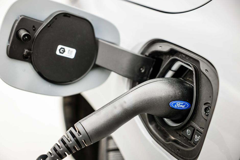 Ford Kuga PHEV | Avtor: Saša Despot