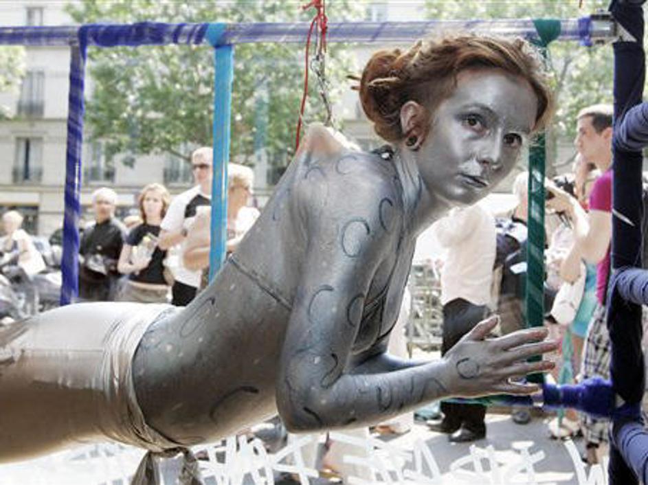 Alice Newstead je tako protestirala proti ubijanju morskih psov.