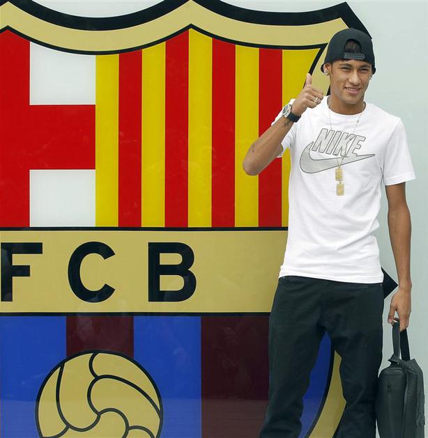 Neymar Barcelona podpis pogodbe pogodba grb prihod predstavitev