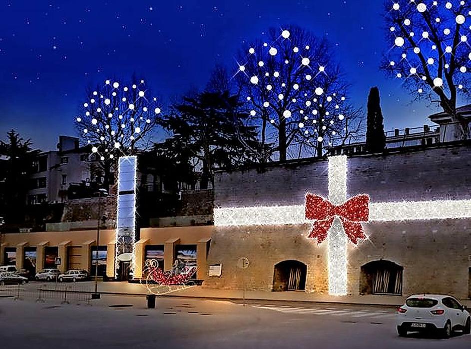 Novoletna okrasitev Kopra