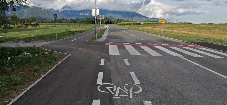 Nova kolesarska povezava, začetek pri koncu naselja Kokrica