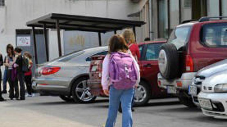 Pomočnica ravnateljice Simona Tomšič je za zurnal24.si povedala, da so k dodatne