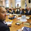 Izraelski minister za obrambo Ehud Barak se udeležuje tedenska zasedanja v Jeruz