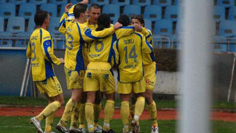 Državni prvaki iz Domžal se igralsko krepijo.