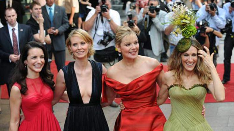 Igralke so pogodbe že podpisale, tako da se zdaj projektu ne morejo več izogniti