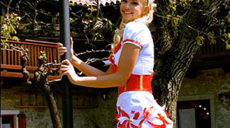 Tejči je Adela spoznala na eni od komercialnih televizij.