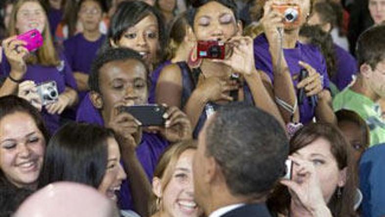 Obama je najstnikom svetoval, naj pazijo, katere informacije o sebi objavijo na 
