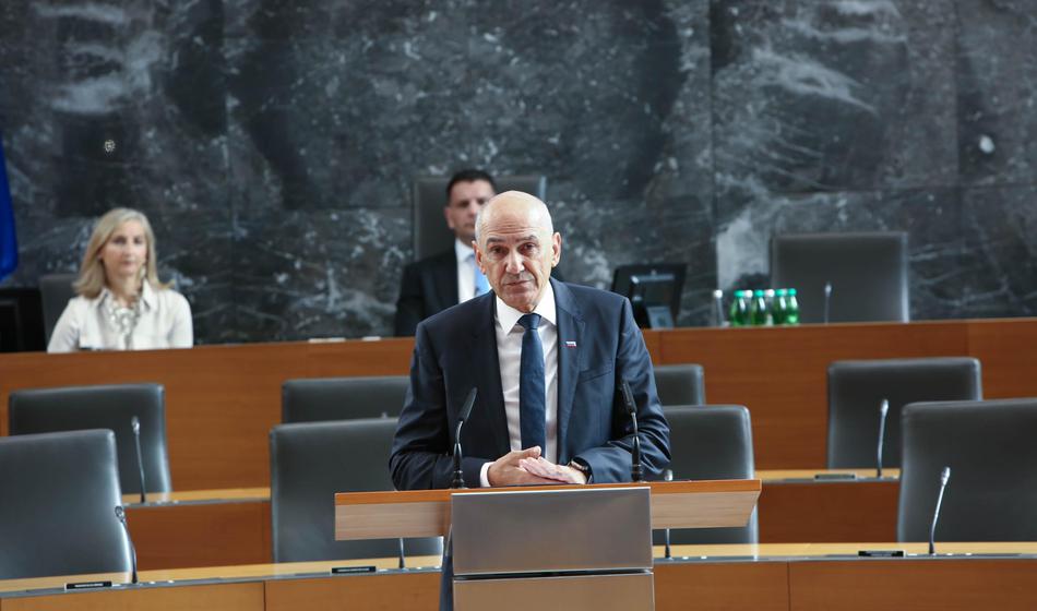 Janša pred glasovanjem: "Čaka nas dvojno delo", Golob: "Janša grozil, da me bo poslal na Dob"