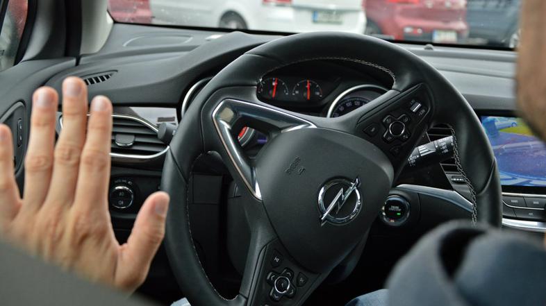 Opel astra in asistenčni sistemi