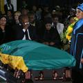 Nelson Mandela, pogreb, krsta