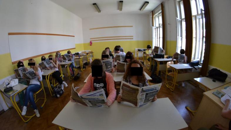 učenci berejo Žurnal24