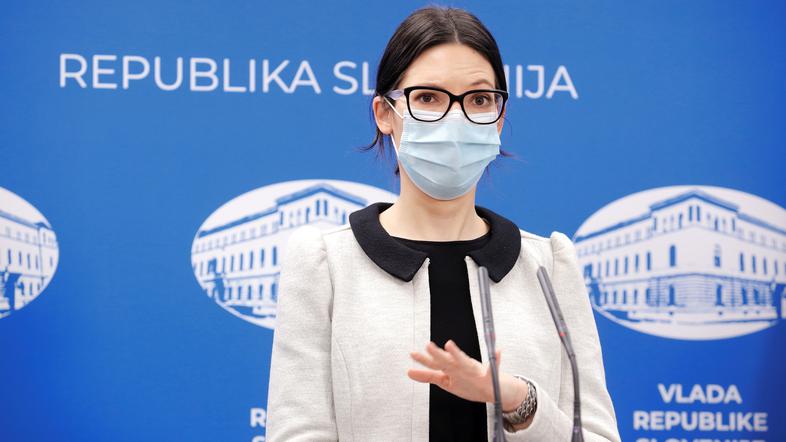 Maja Bratuša, govorka vlade za covid-19