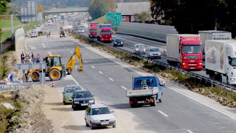 Dela na avtocestah in posredno s tem zastoji bodo letos poleti del vsakdana.