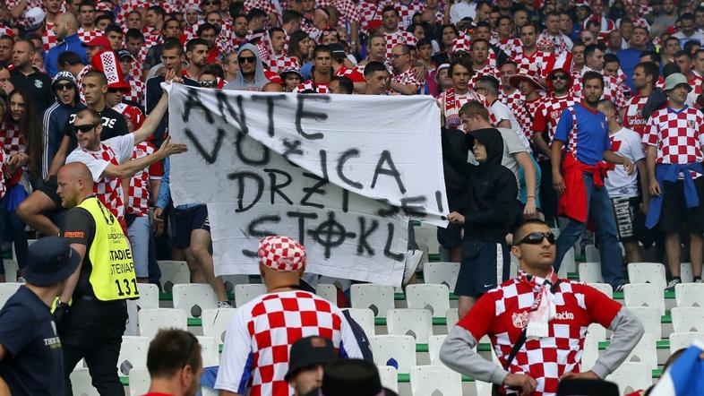 Divjanje hrvaških navijačev