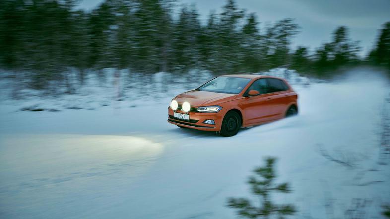 AMZS test zimskih gum 2022