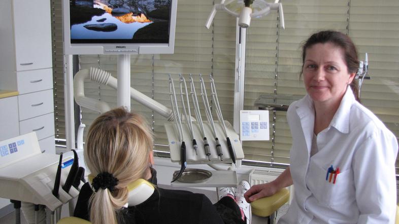 "Najpogostejša, reženjska operacija stane pri meni 250 evrov," pravi Igličarjeva