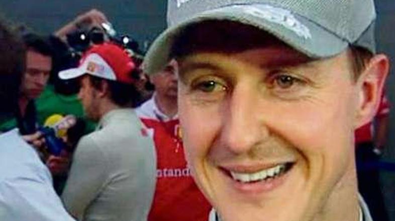 Takole se je pred več milijoni nemških gledalcev po dirki smejal Schumacher. (Fo